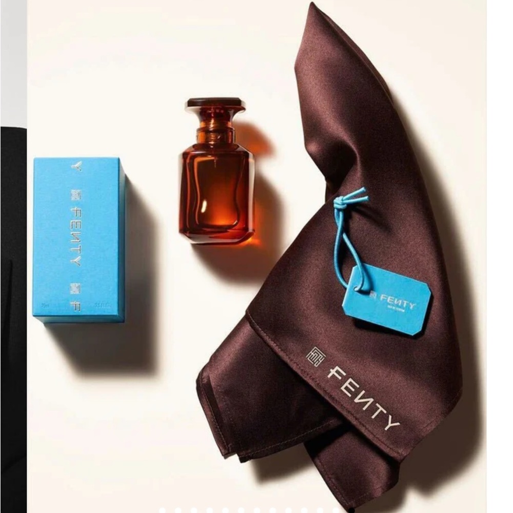 FENTY BEAUTY + SCARF WRAP SET INCLUDED